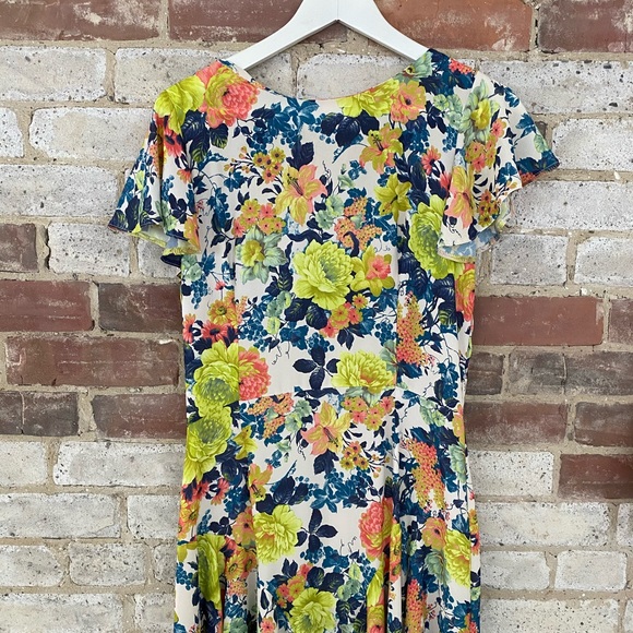 80s Vintage Style Tea Dress with Flutter Sleeves - Picture 3 of 3